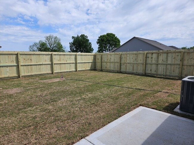 Building Photo - PRE-LEASING Newer 4 bedroom 2 bathroom home!