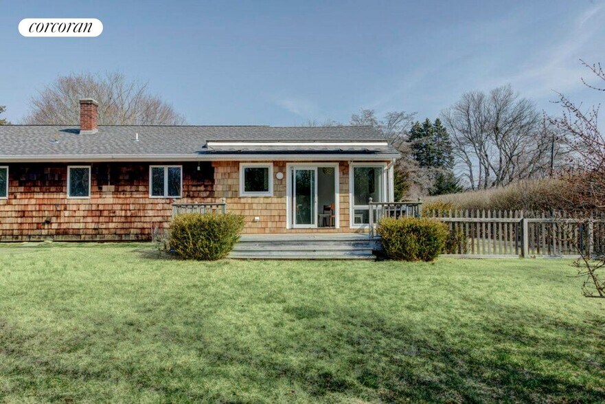 Building Photo - 35 Bayberry Ln