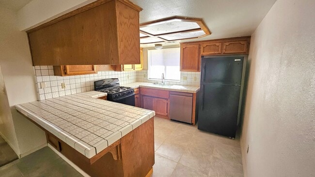 Building Photo - Beautifully Updated 3 Bedroom, 2 Bathroom Home in a Quiet Cul-de-Sac!