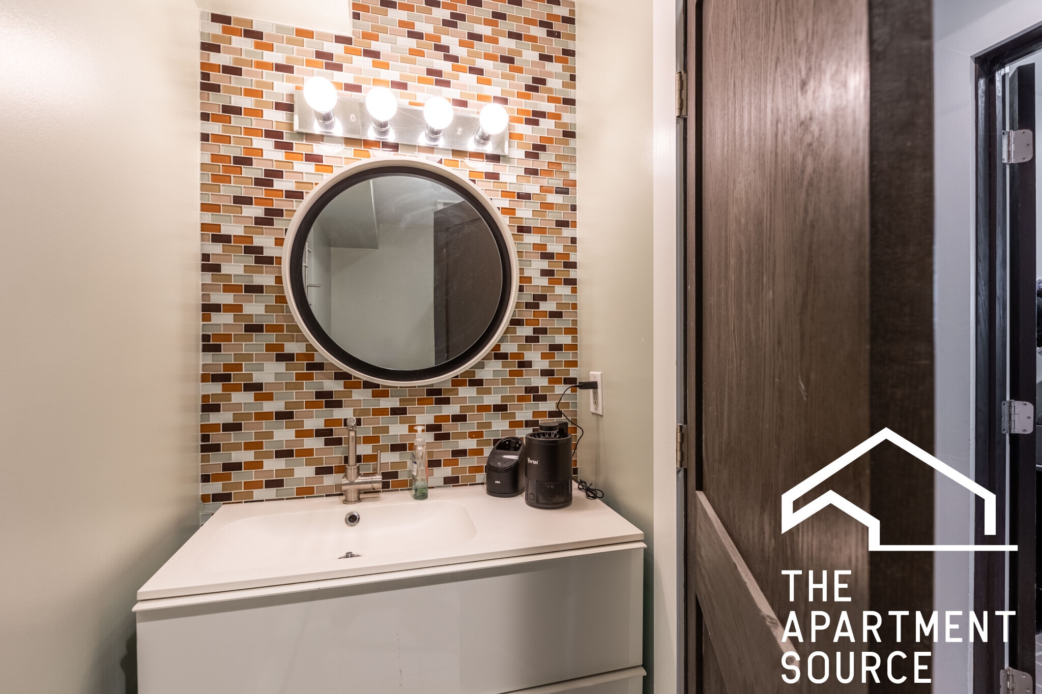 Building Photo - 1939 N Winchester Ave