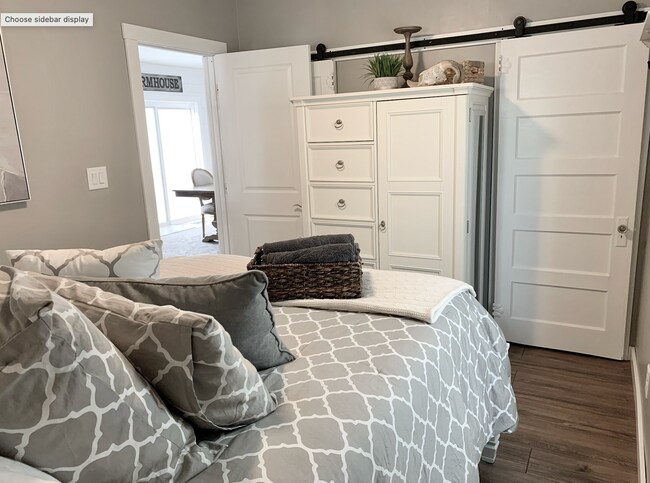 1st bedroom, downstairs - 135 E Wayne Ter
