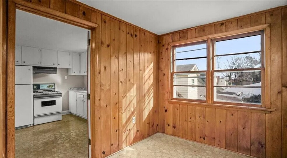 Building Photo - 28 Leuvine St