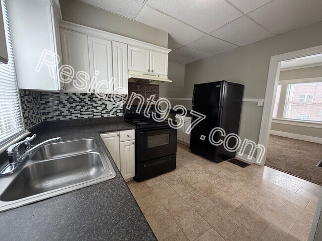 Building Photo - 2 Bed 1 Bath