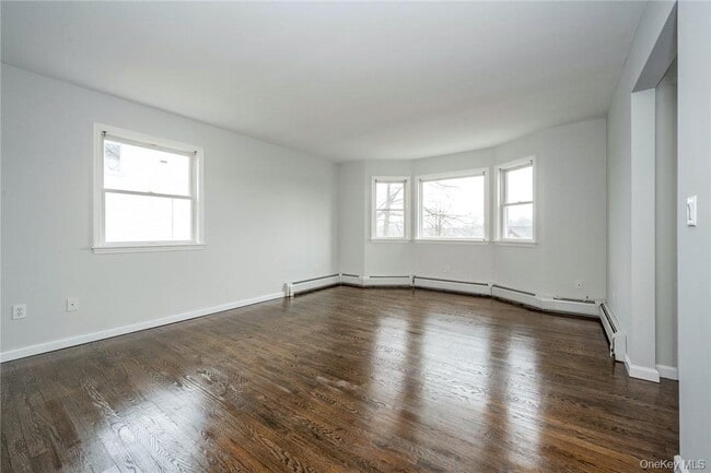 Building Photo - 122 Sagamore Rd