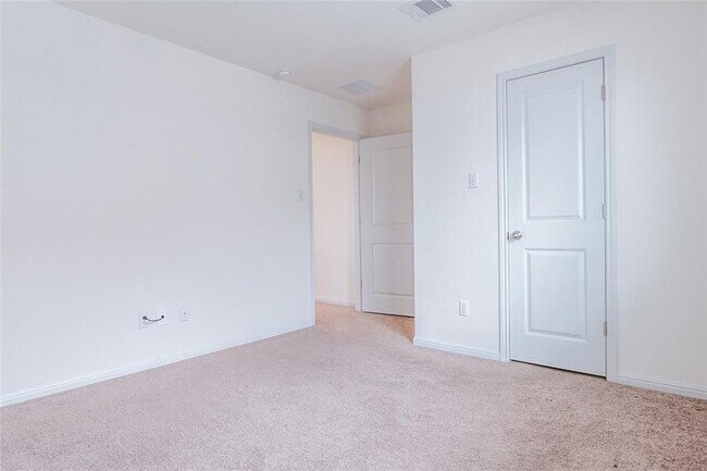 Building Photo - 217 Bent Creek Dr