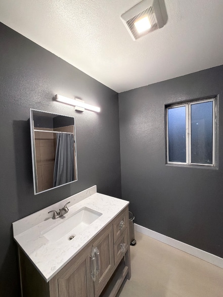 Building Photo - 16132 Denley St