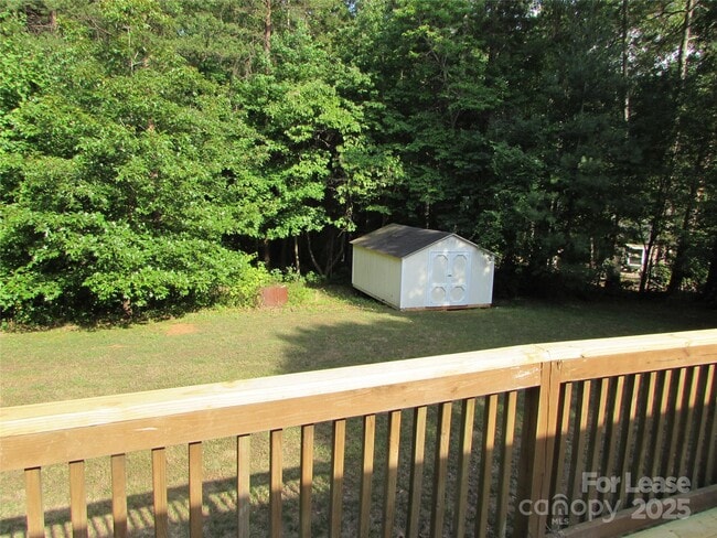 Building Photo - 293 Sailwinds Rd
