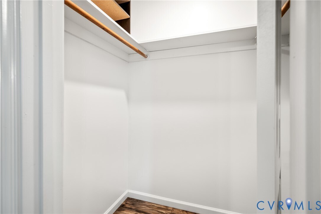 Building Photo - 2099 Yacht Club Rd