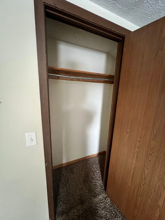 Building Photo - 28389 Ridge Rd