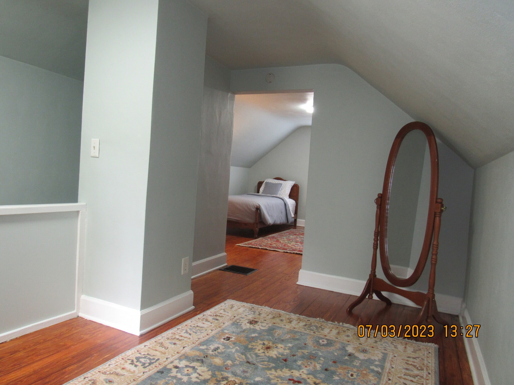 Building Photo - 3722 Oakland Dr