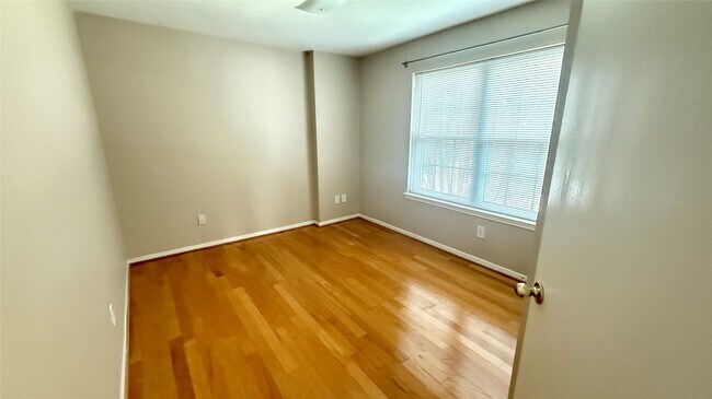 Building Photo - 1602 Stoney Park Dr