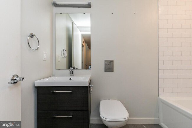 Building Photo - 2328 Memphis St