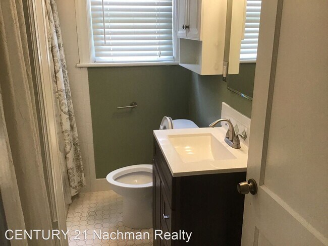 Building Photo - 4 br, 2 bath House - 1360 Fishermans Road