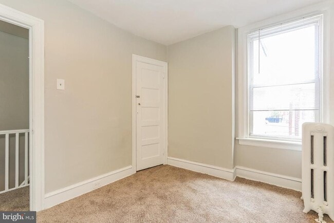 Building Photo - 5117 Hawthorne St