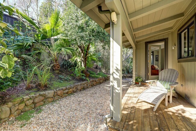 Building Photo - FIVE BEDROOM THREE-AND-A-HALF BATH HOME WI...