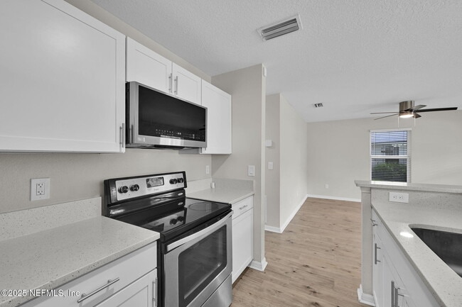 Building Photo - 3702 Wood Creek Ln