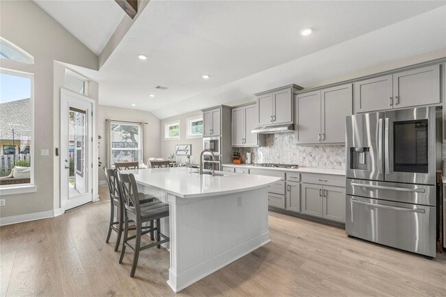 Building Photo - 533 Mallow Rd