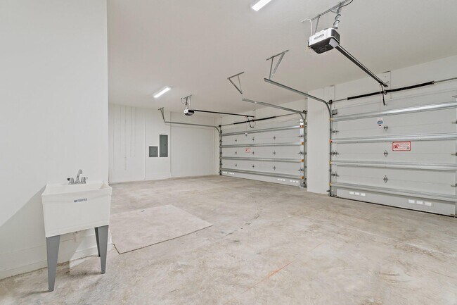 Building Photo - 13182 Feathering Wy
