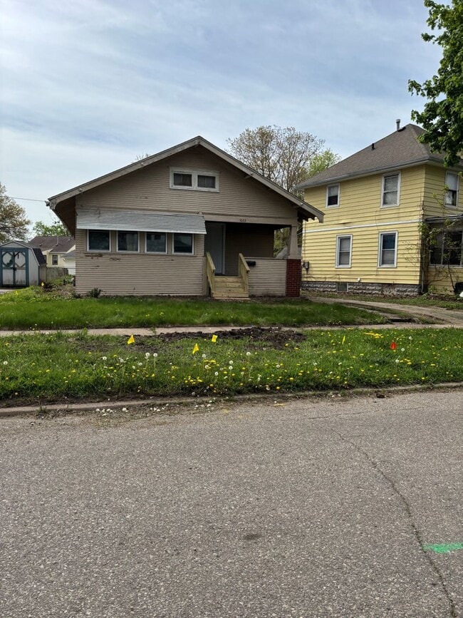 Primary Photo - 2 bedroom, 1 bath house