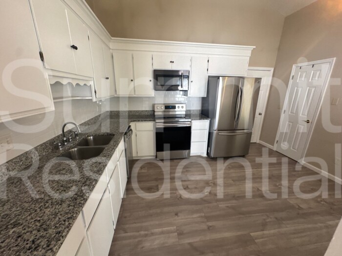 Building Photo - 1119 Huger St