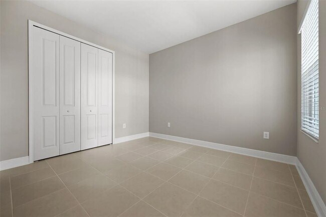 Building Photo - 4338 Tamarind Pl