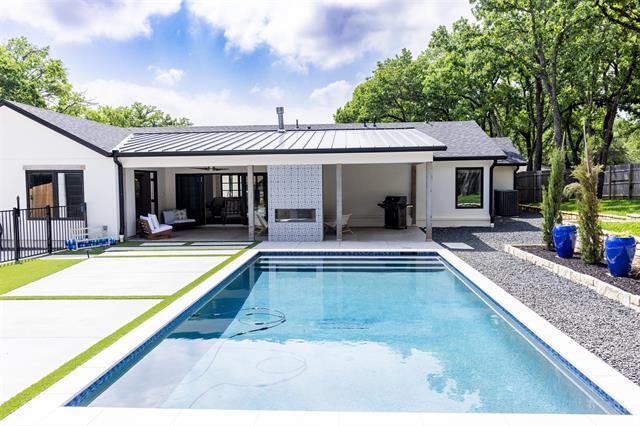 Building Photo - 1223 Ridgewood Cir