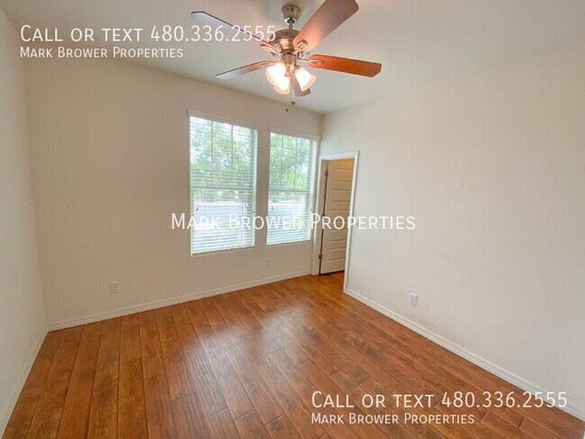 Building Photo - 3842 E Alfalfa Dr