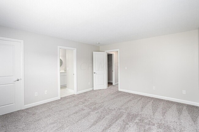 Building Photo - Townes of West Albany