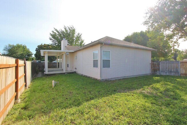 Building Photo - 604 Smith Ct
