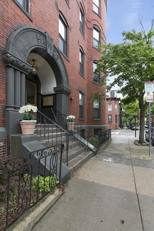 Building Photo - 278 K St