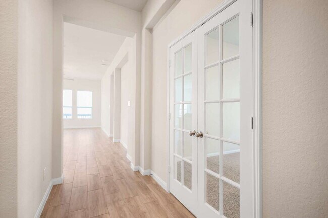 Building Photo - Beautiful 4-Bed, 3-Bath Single-Story Home ...