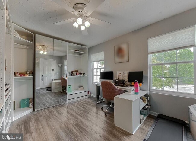 Building Photo - 48221 Keel Dr