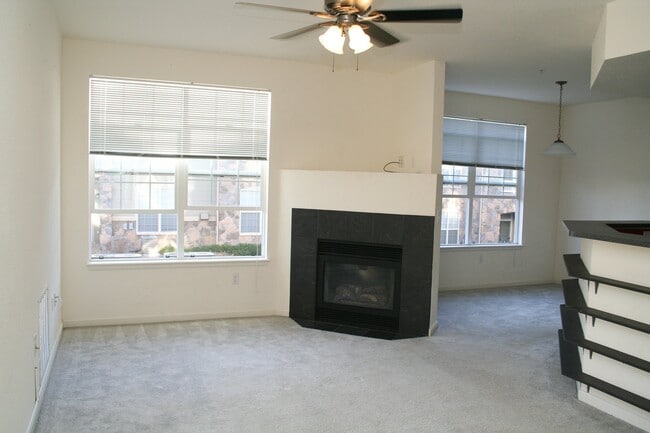 Building Photo - 7440 S Blackhawk St