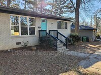 Building Photo - 3106 Erskine Dr