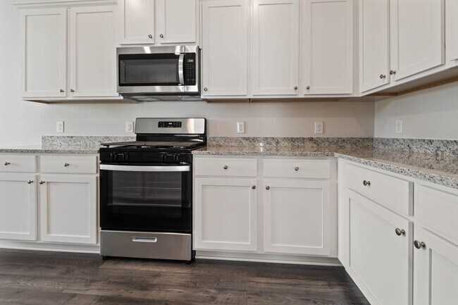 Building Photo - 15802 Berry Hl Dr