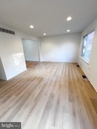 Building Photo - 719 Hunters Run