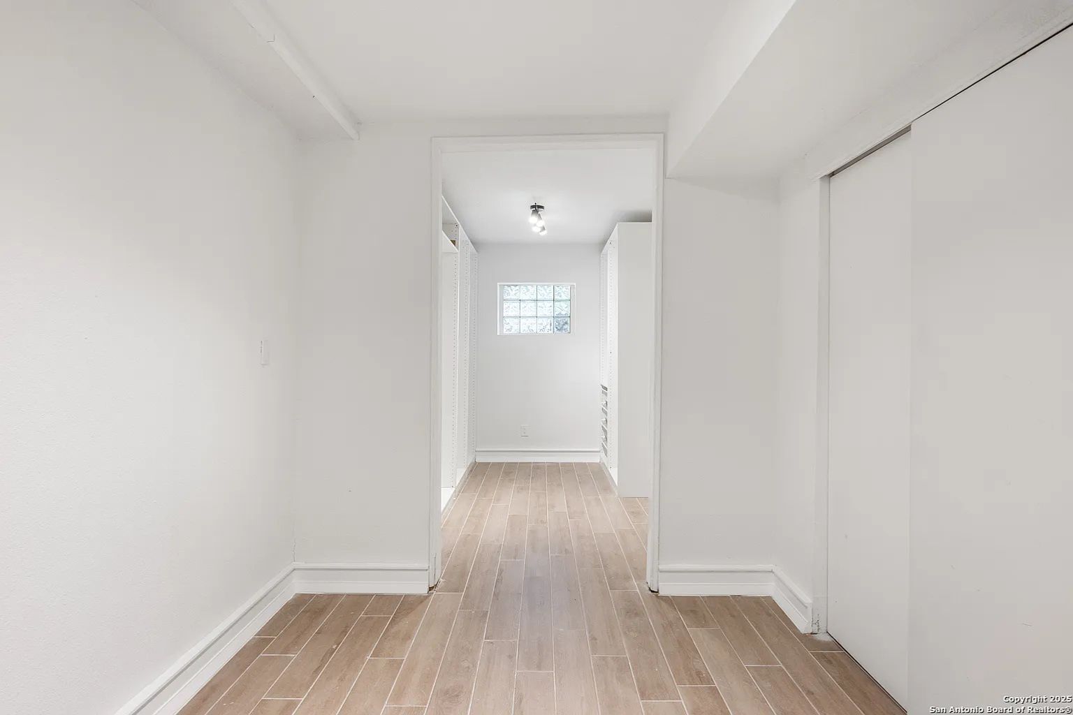 Building Photo - 123 E Brandon