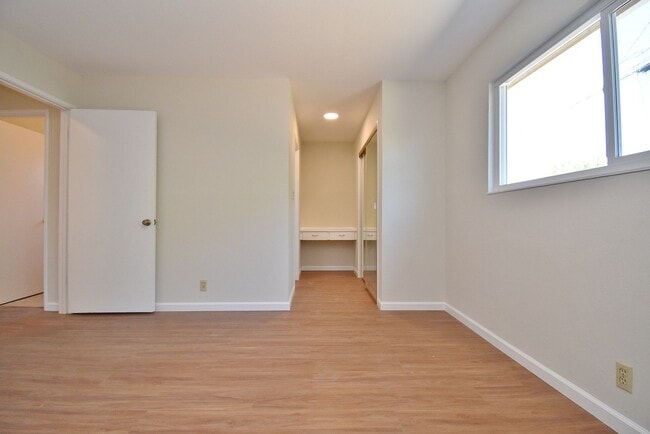 Building Photo - $3395 / 3 BR - NICELY REMODELED SUNDALE HO...