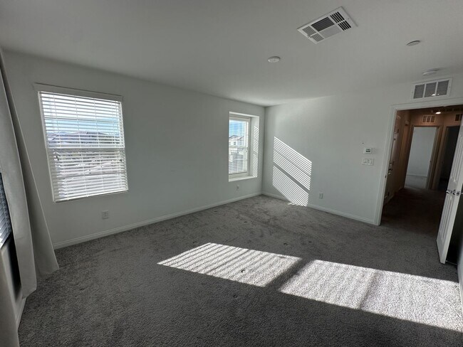 Building Photo - Henderson Townhome for rent