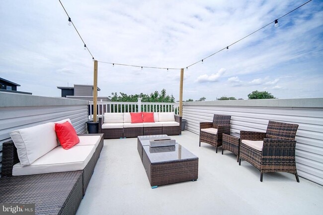 Building Photo - 1513 S Lambert St