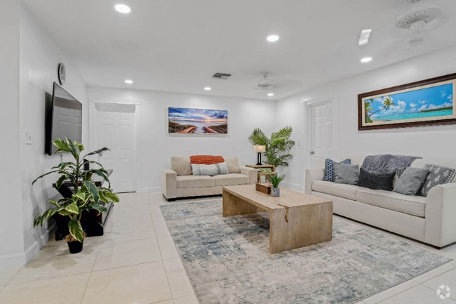 Building Photo - 244 Greymon Dr