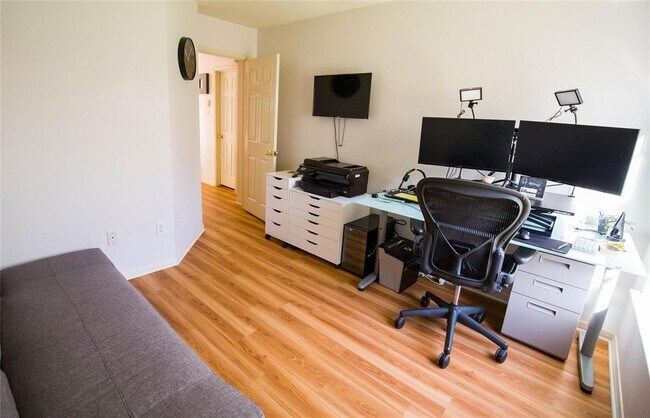 Building Photo - 11584 Cedarcliffe Dr