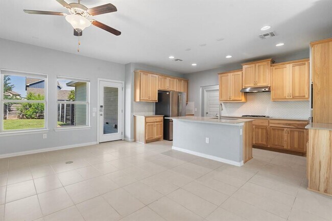 Building Photo - 8712 Slater Dr
