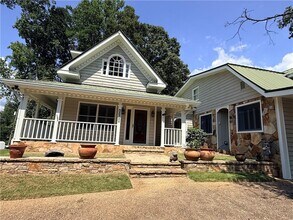 Building Photo - 6708 Bass Cir