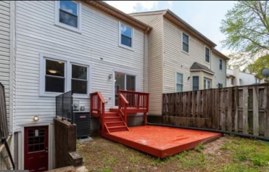 Building Photo - 8523 Grandhaven Ave