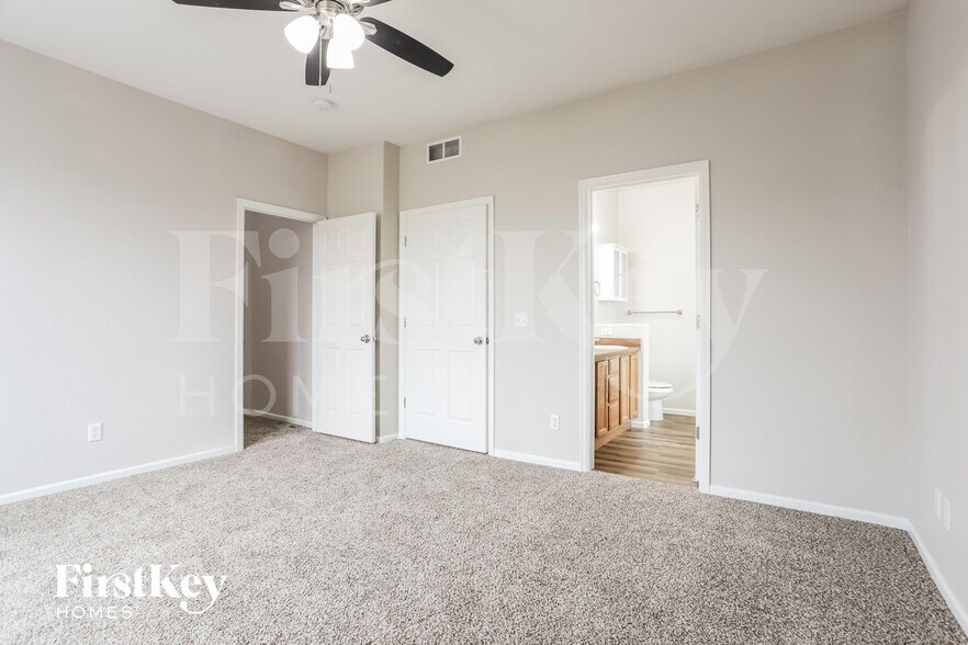 Building Photo - 7954 Enclave Ln