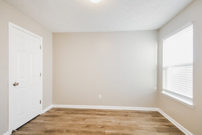 Building Photo - 8078 Carina Dr