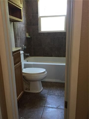 Building Photo - 216 Elm St