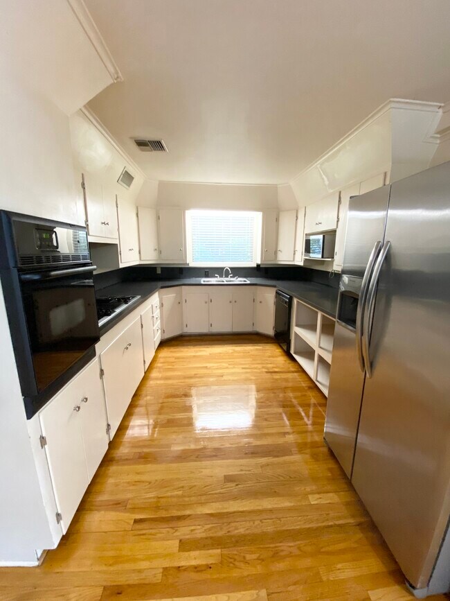 Building Photo - 205 Leonpacher Rd