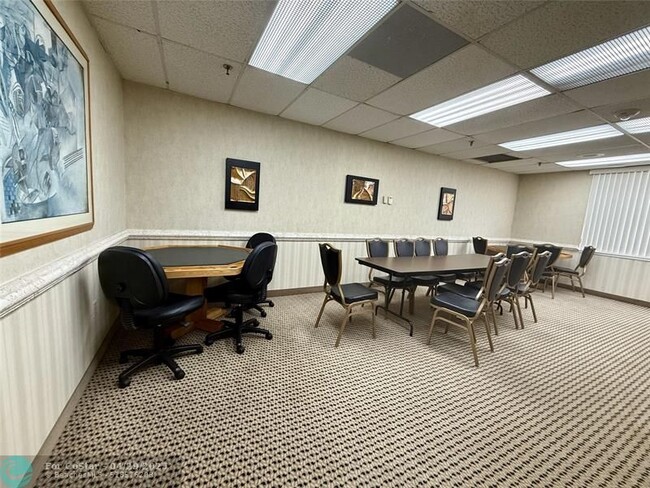Building Photo - 4725 Lucerne Lakes Blvd